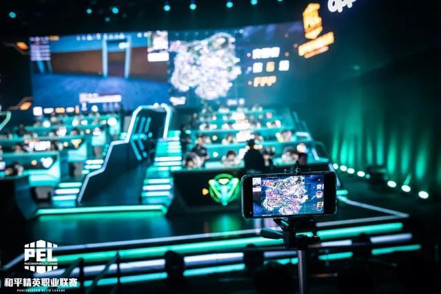 从中我们不 从中我们不