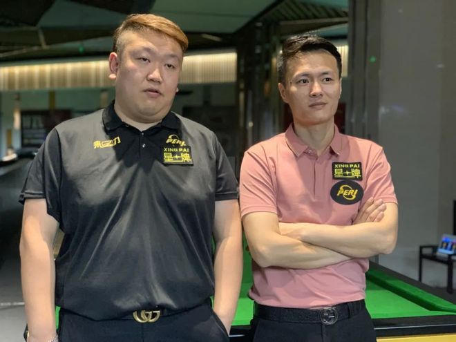 类似的双冠 类似的双冠