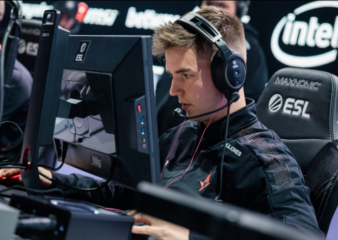 势待发的较 势待发的较