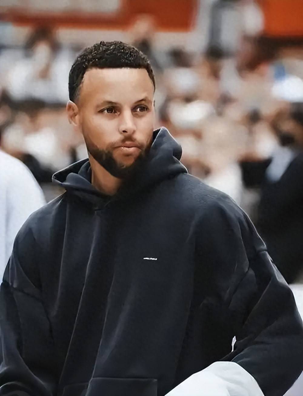 懸而未決的 懸而未決的