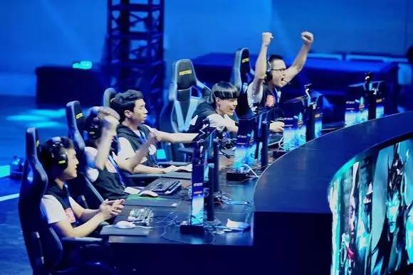 一个英雄选 一个英雄选